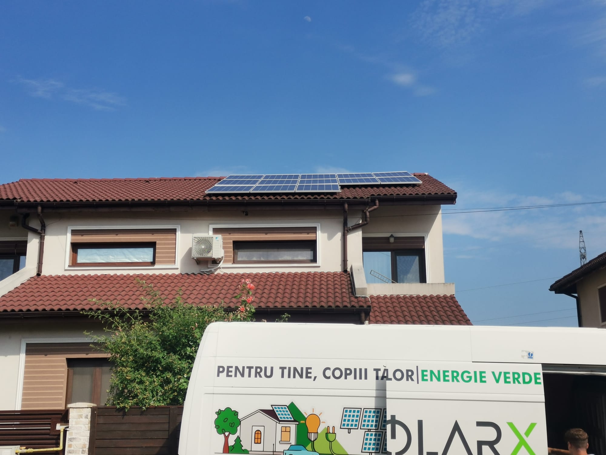 Acoperiș cu sistem fotovoltaic Ongrid Rezidential 6 kWp